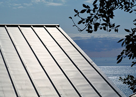 金属製の屋根材